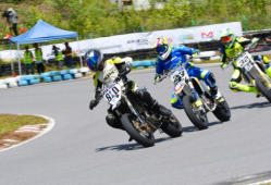 摩托车比赛视频,摩托车比赛巅峰对决精彩瞬间回顾